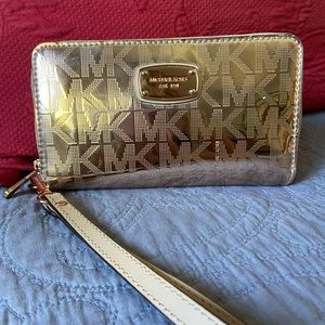 Michael Kors wallet/wristlet